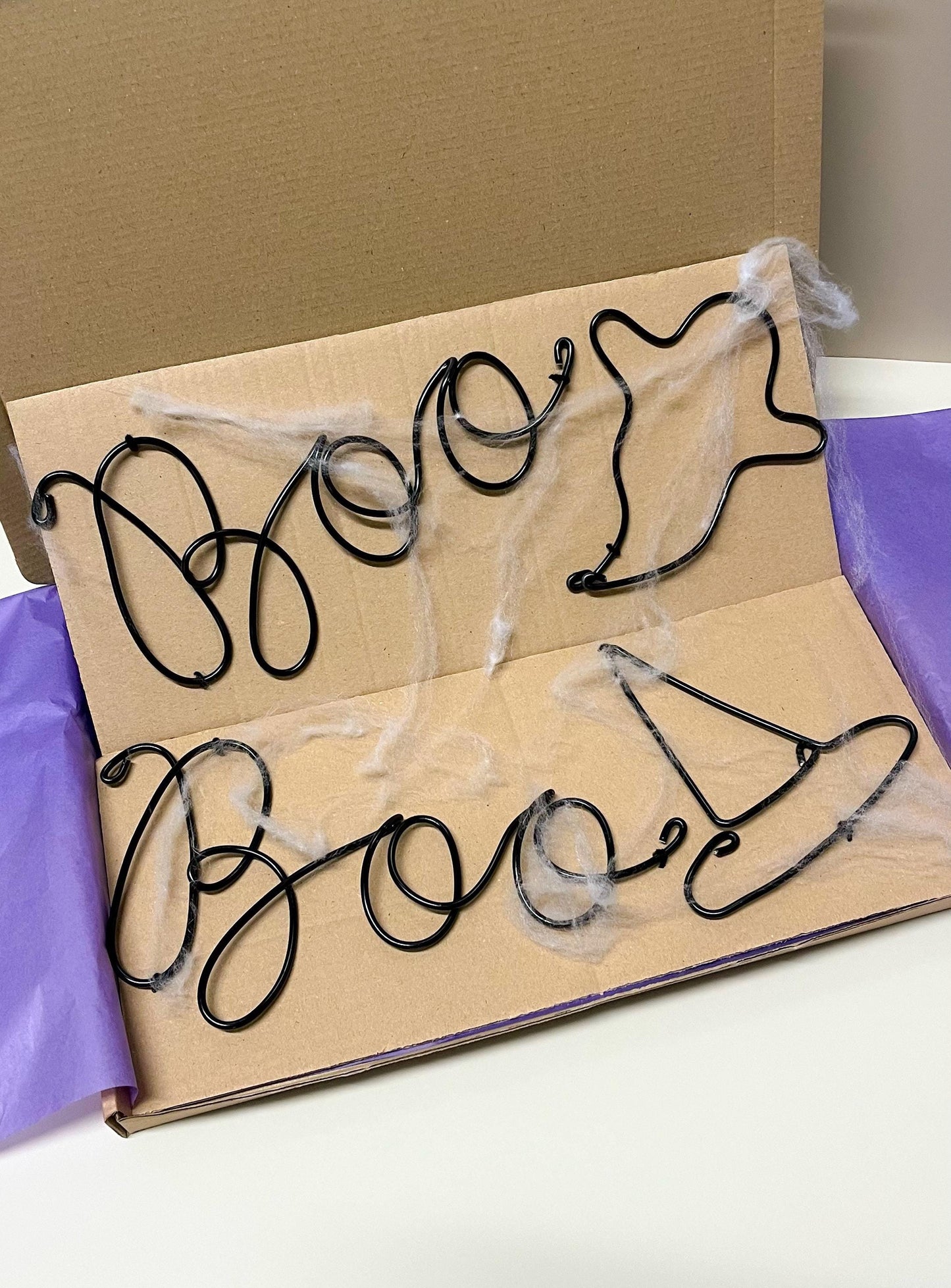 Wire 'Boo' Halloween Sign