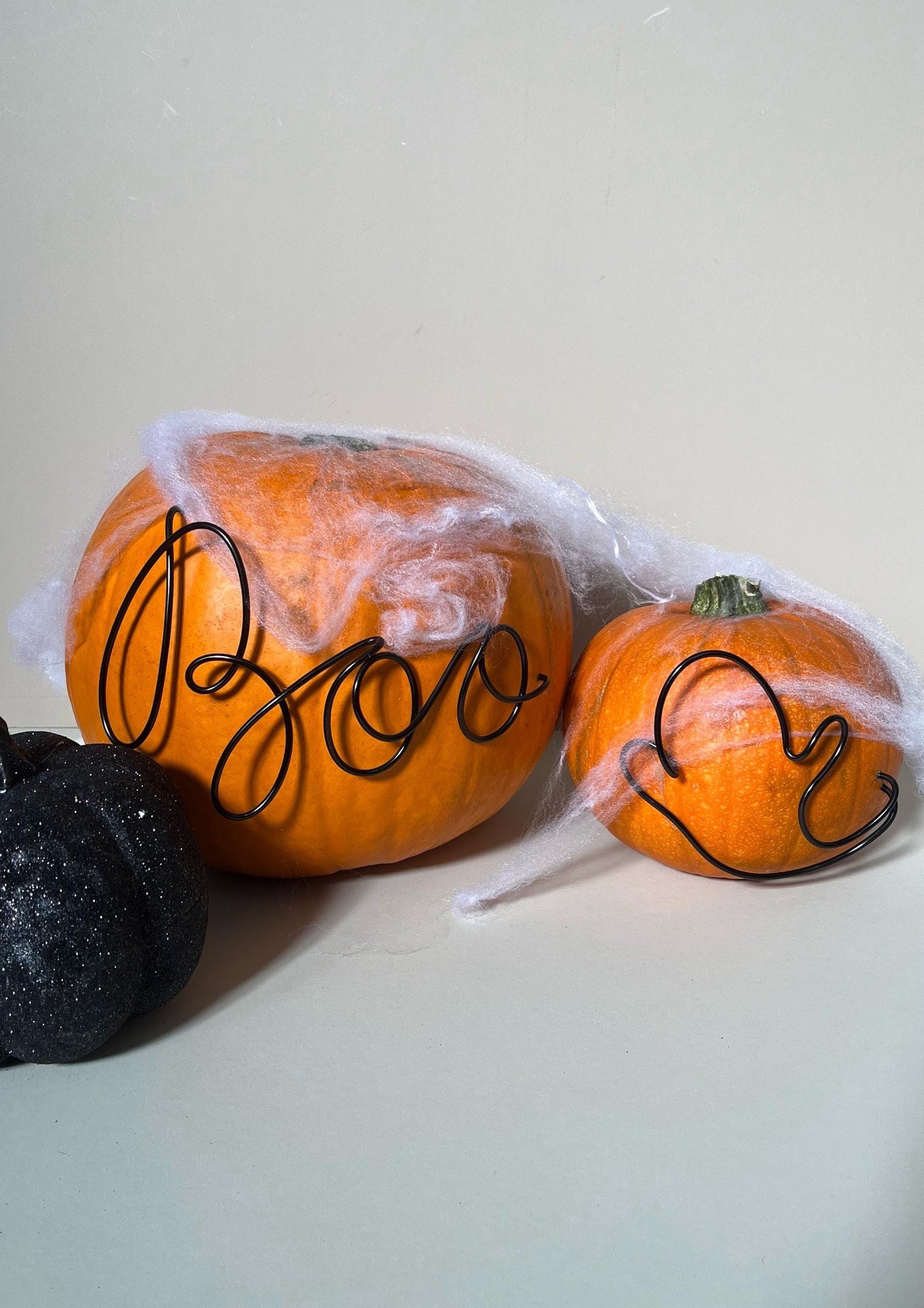 Wire 'Boo' Halloween Sign